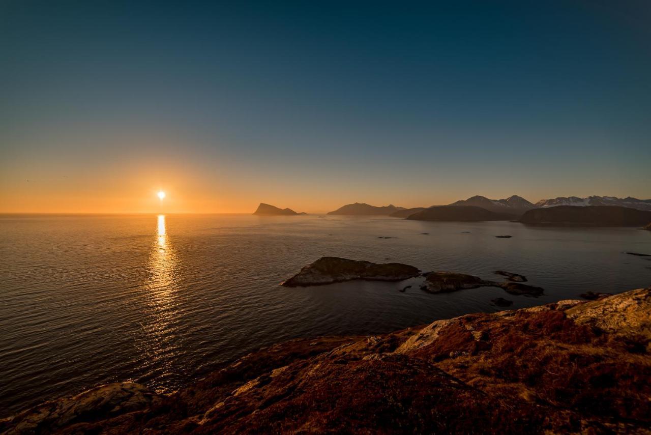 Hotel Laukvik Senja Botnhamn Exterior foto